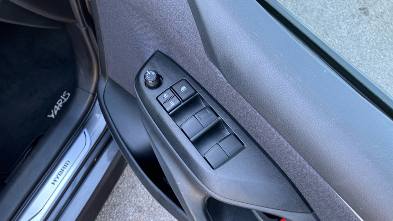 Toyota Yaris 1.5 Hybrid Design 5dr CVT Hybrid Hatchback